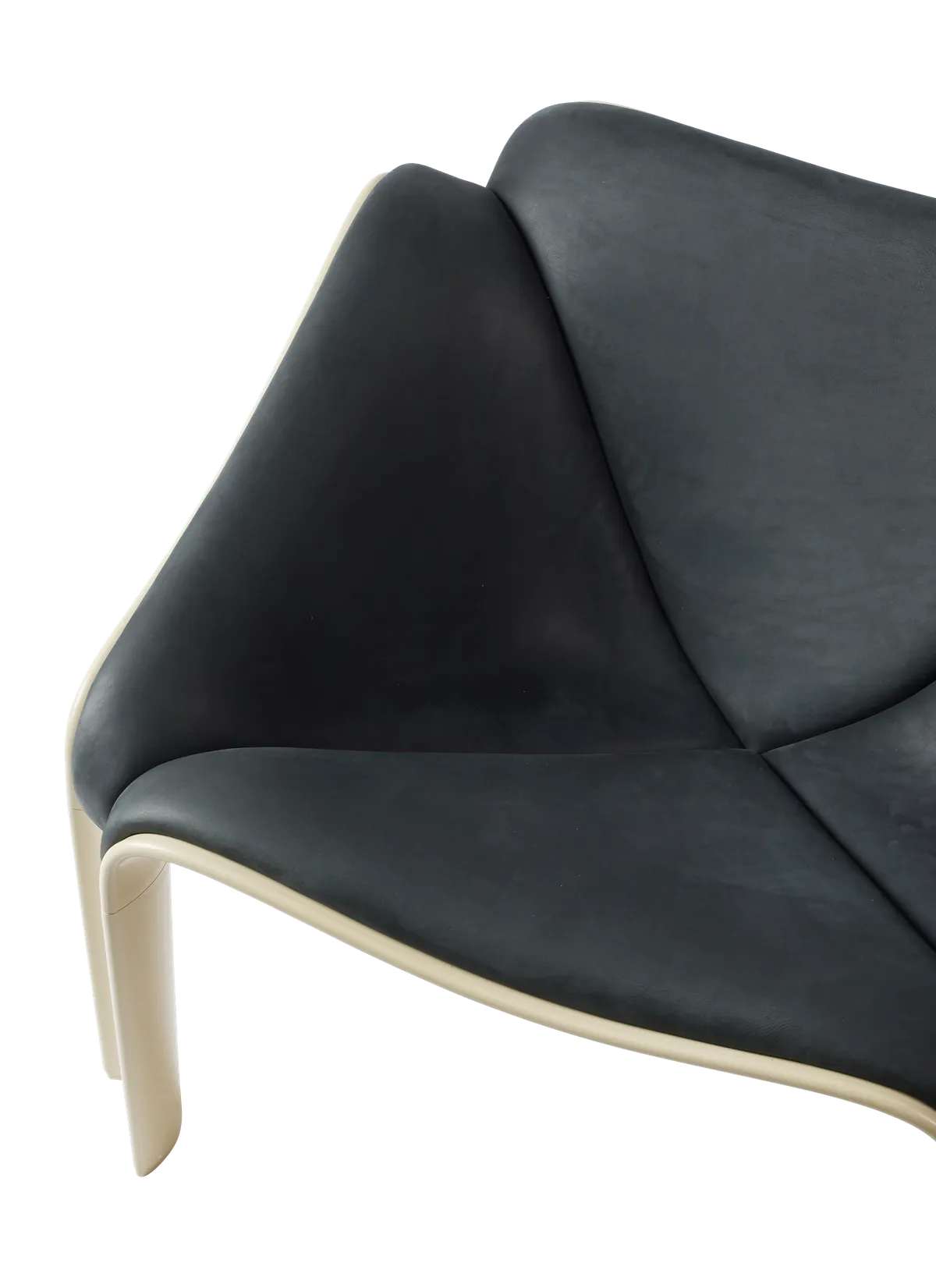 F300 LOUNGE CHAIR / GUBI X Pierre Paulin black leather/beige