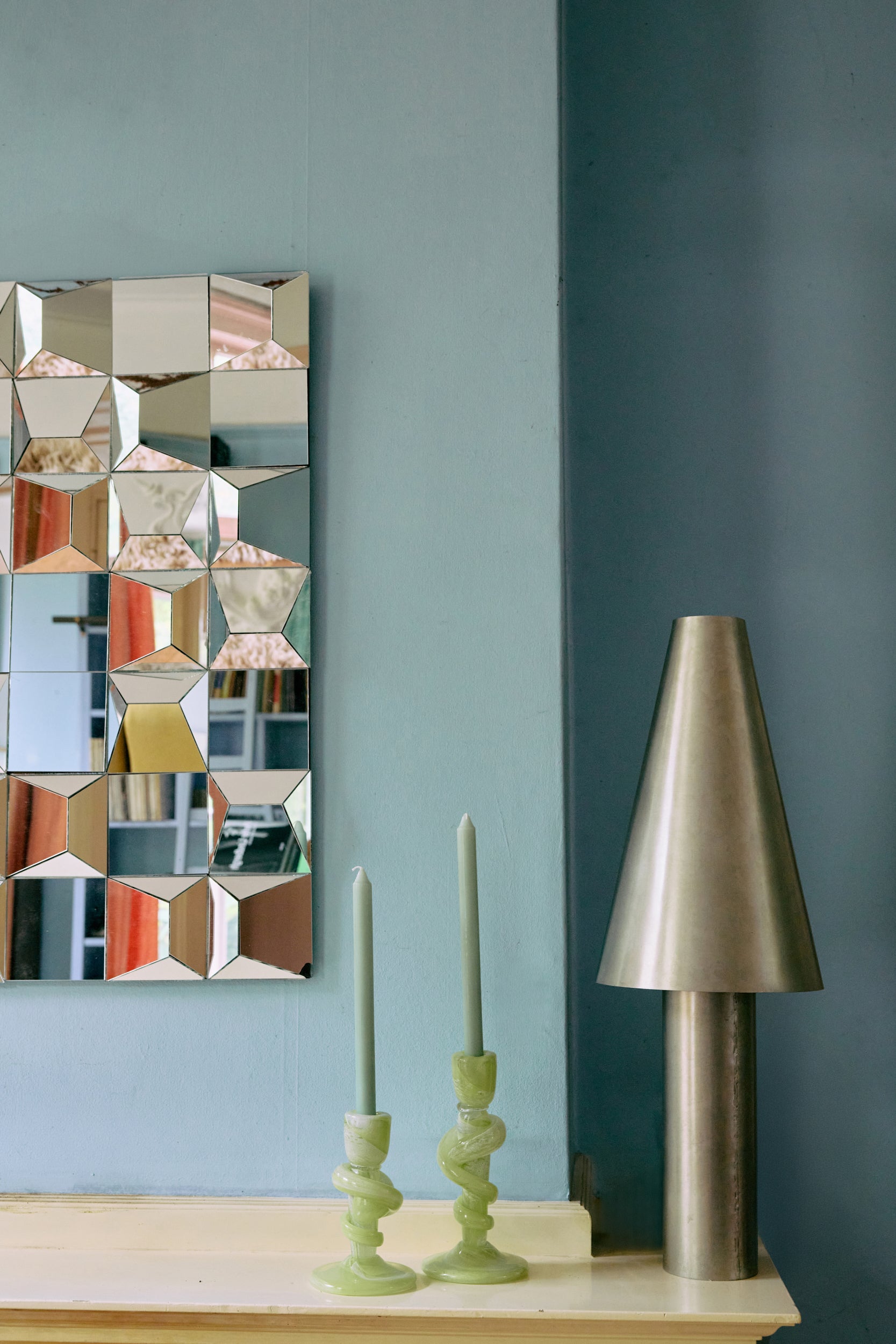 Metal Cone Table Lamp