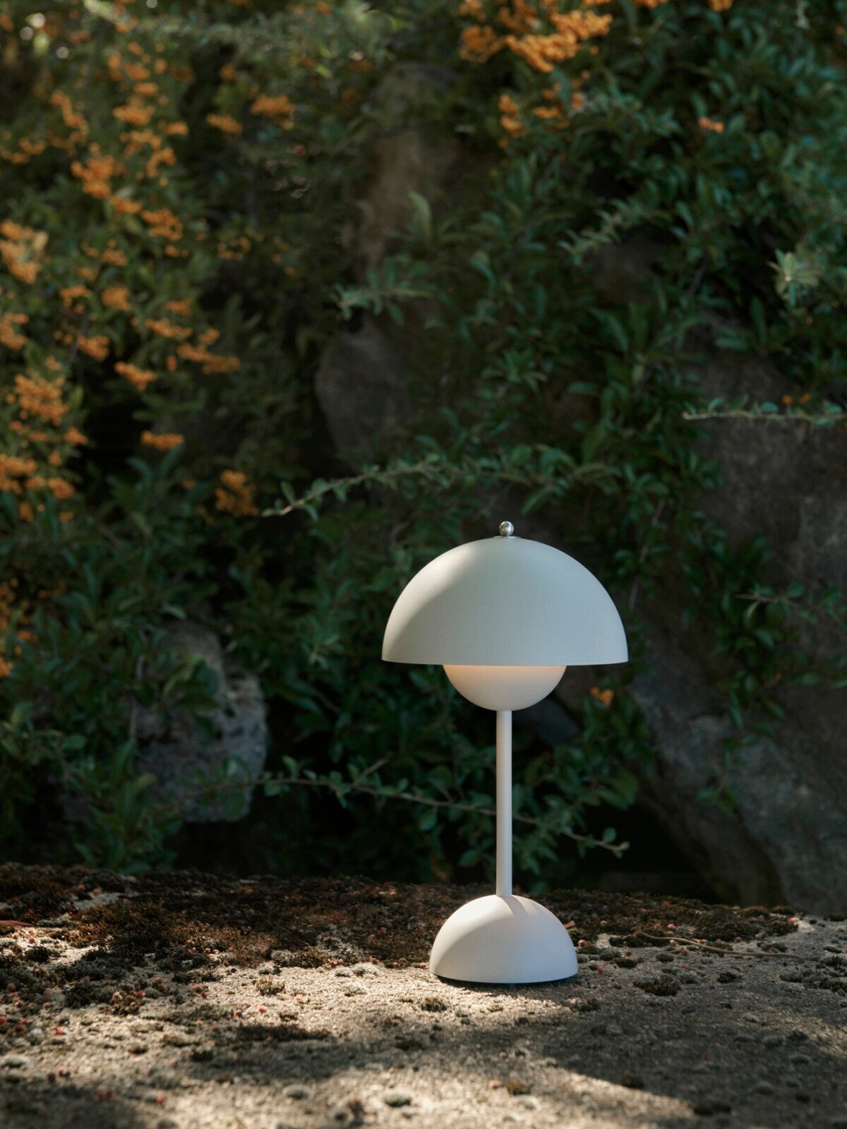 FLOWERPOT VP9 BY VERNER PANTON