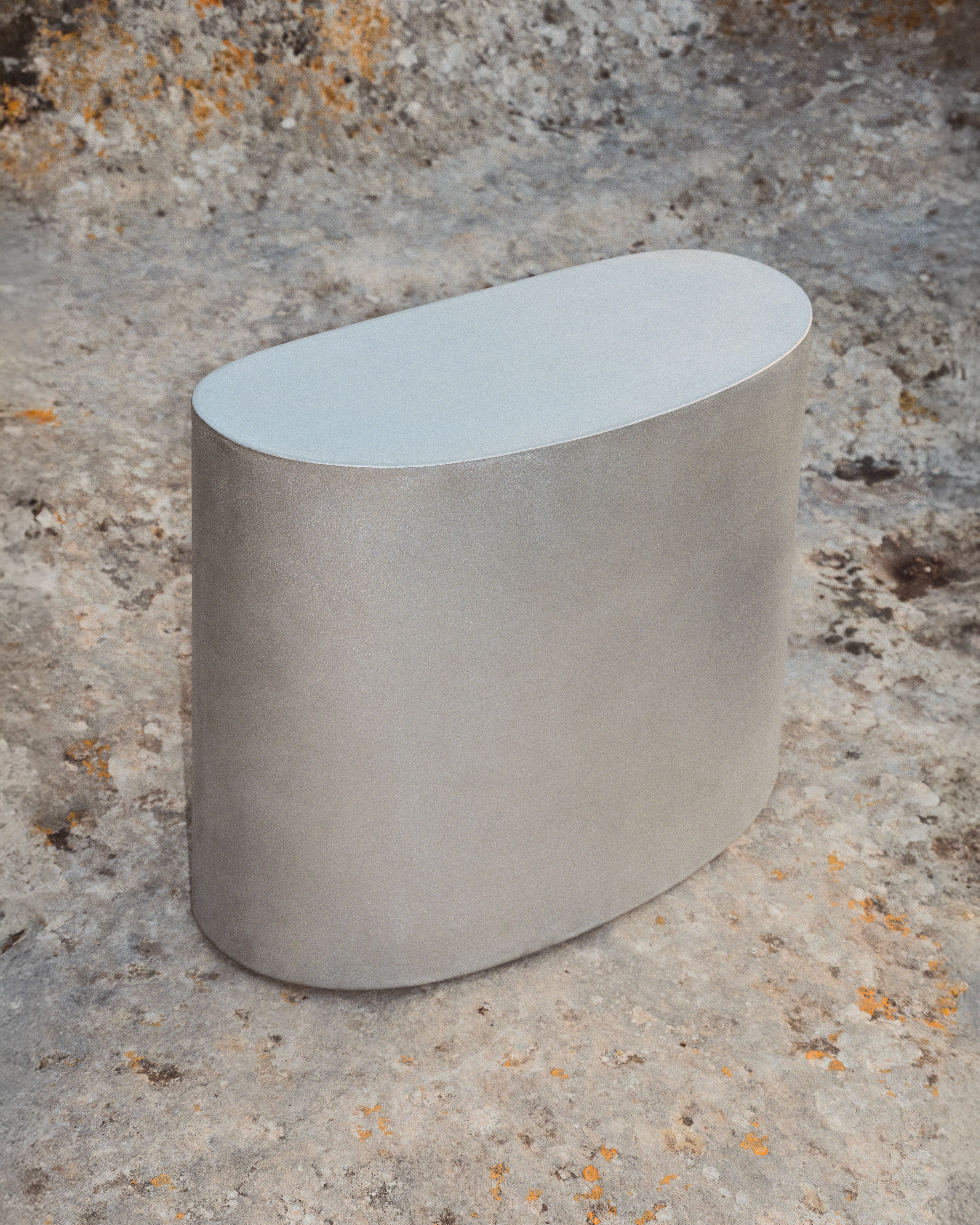 side table aluminum assemble by destroyers/builders