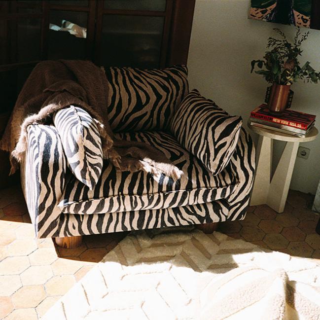 Miles love seat Zebra / Dusty Deco