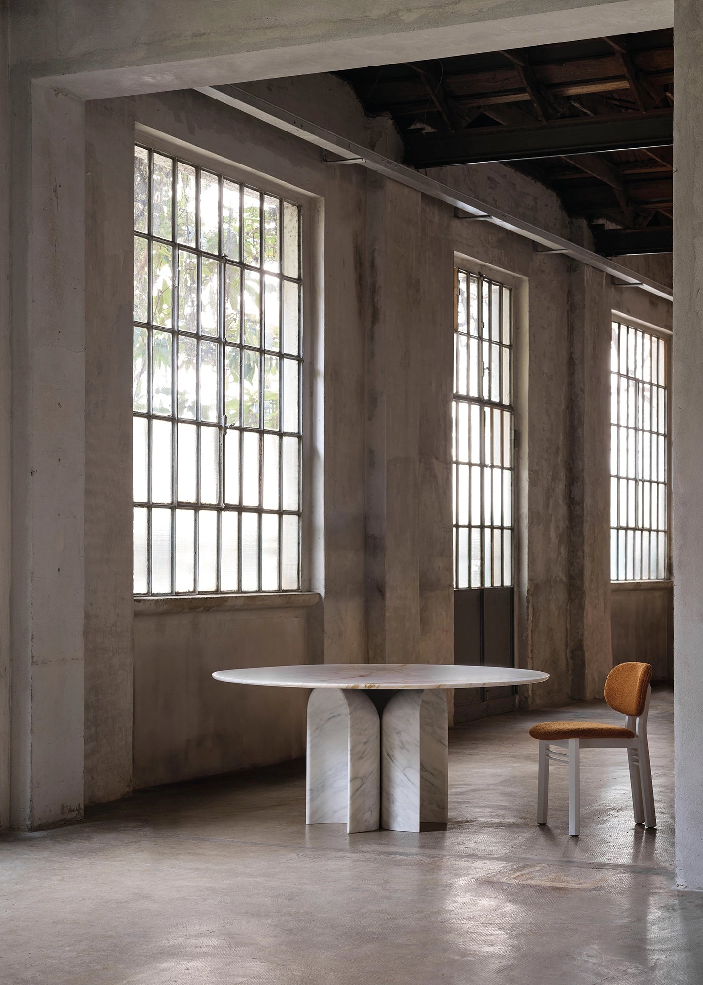 Le Cupole Calacatta Marble Dining Table