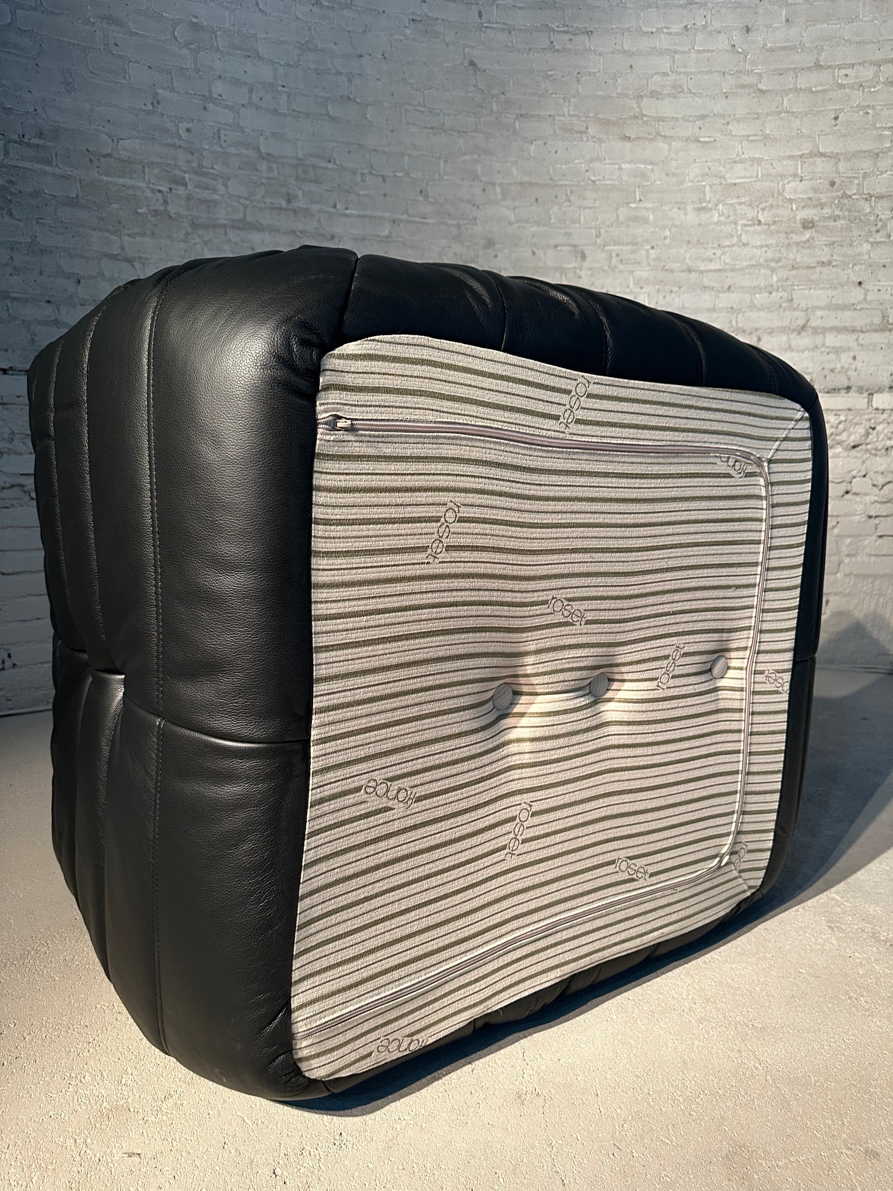 Togo 1-seater with Ottoman by Michel Ducaroy for Ligne Roset