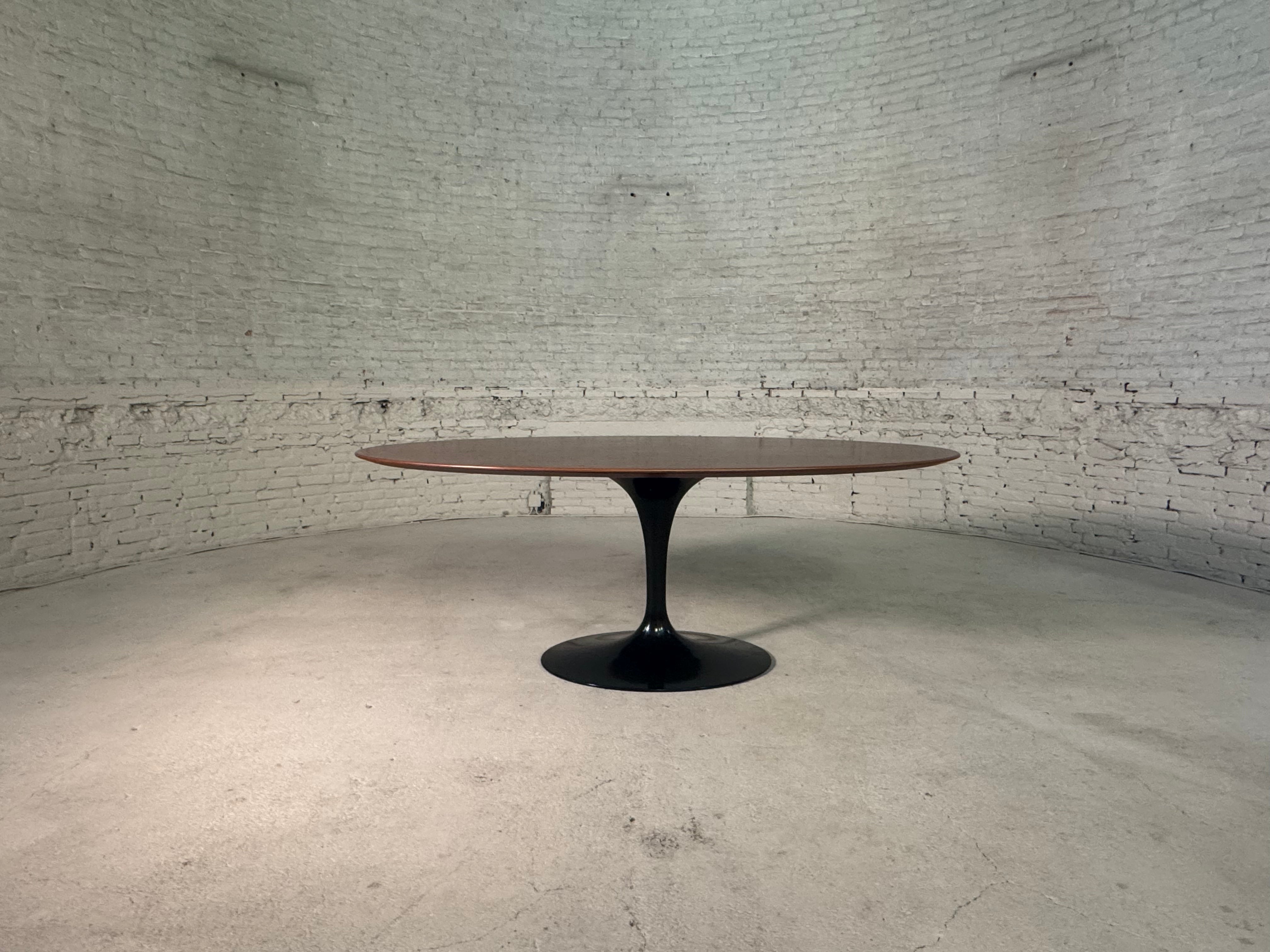 Tulip Table / Knoll