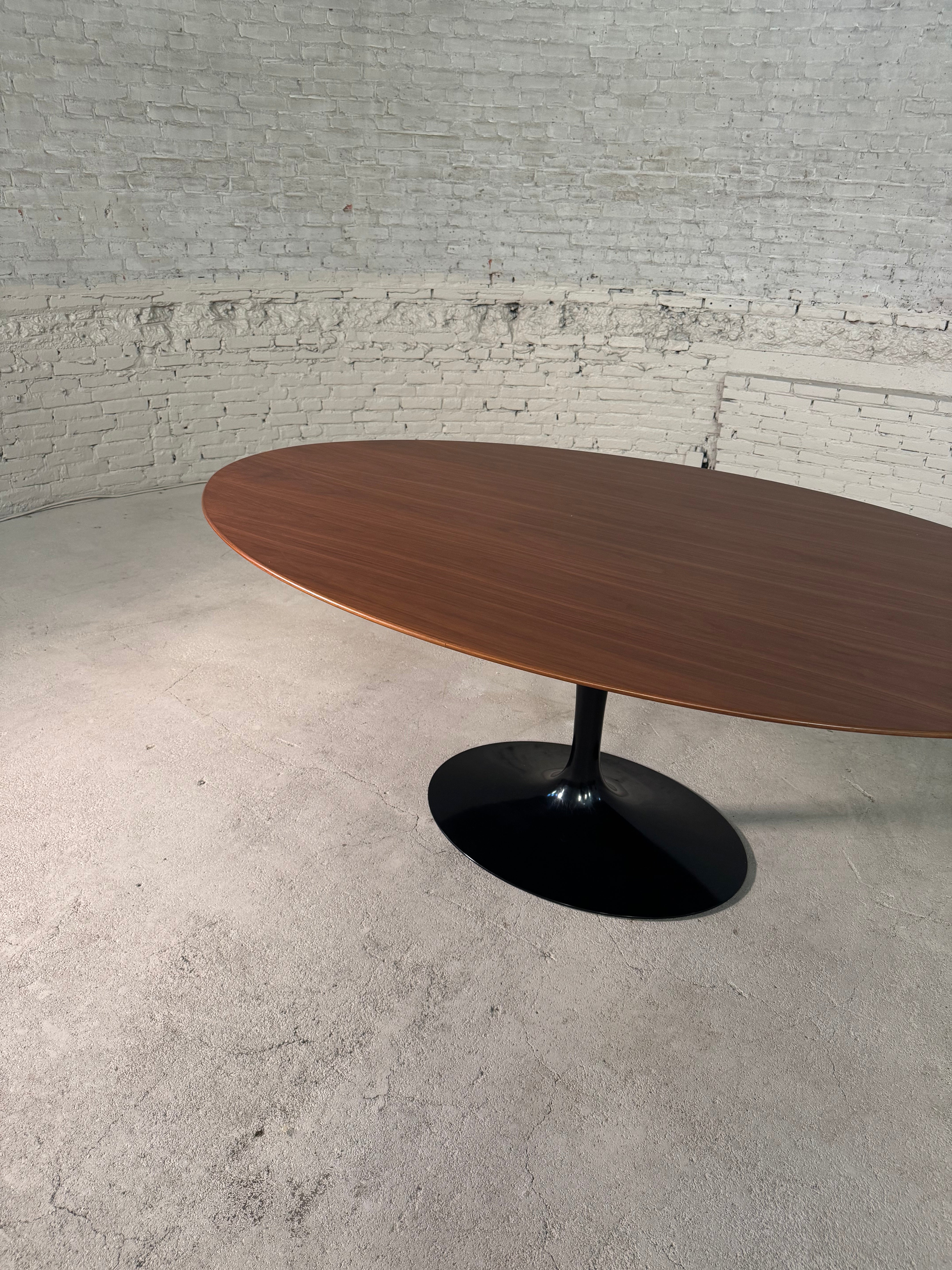 Tulip Table / Knoll