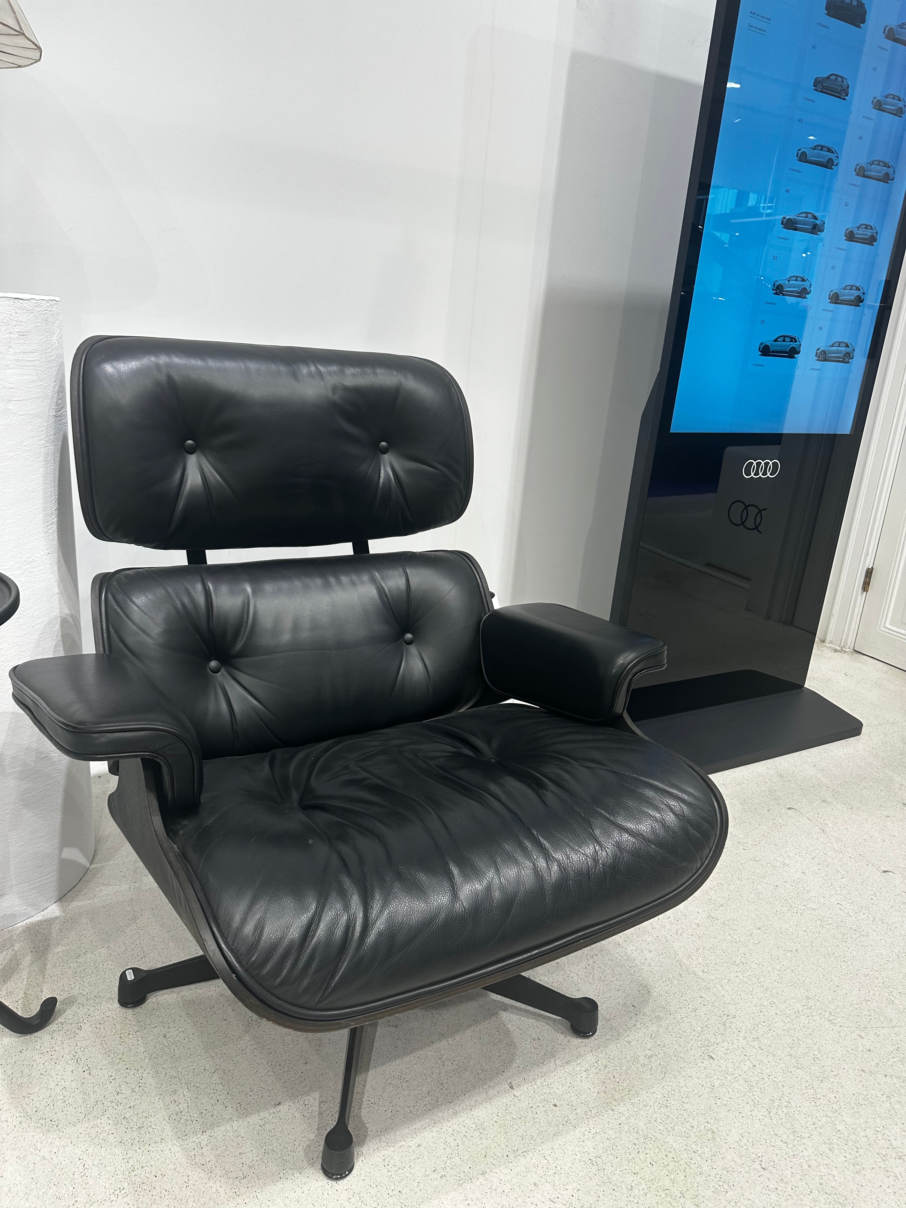 Vitra stoel zwart lounge chair