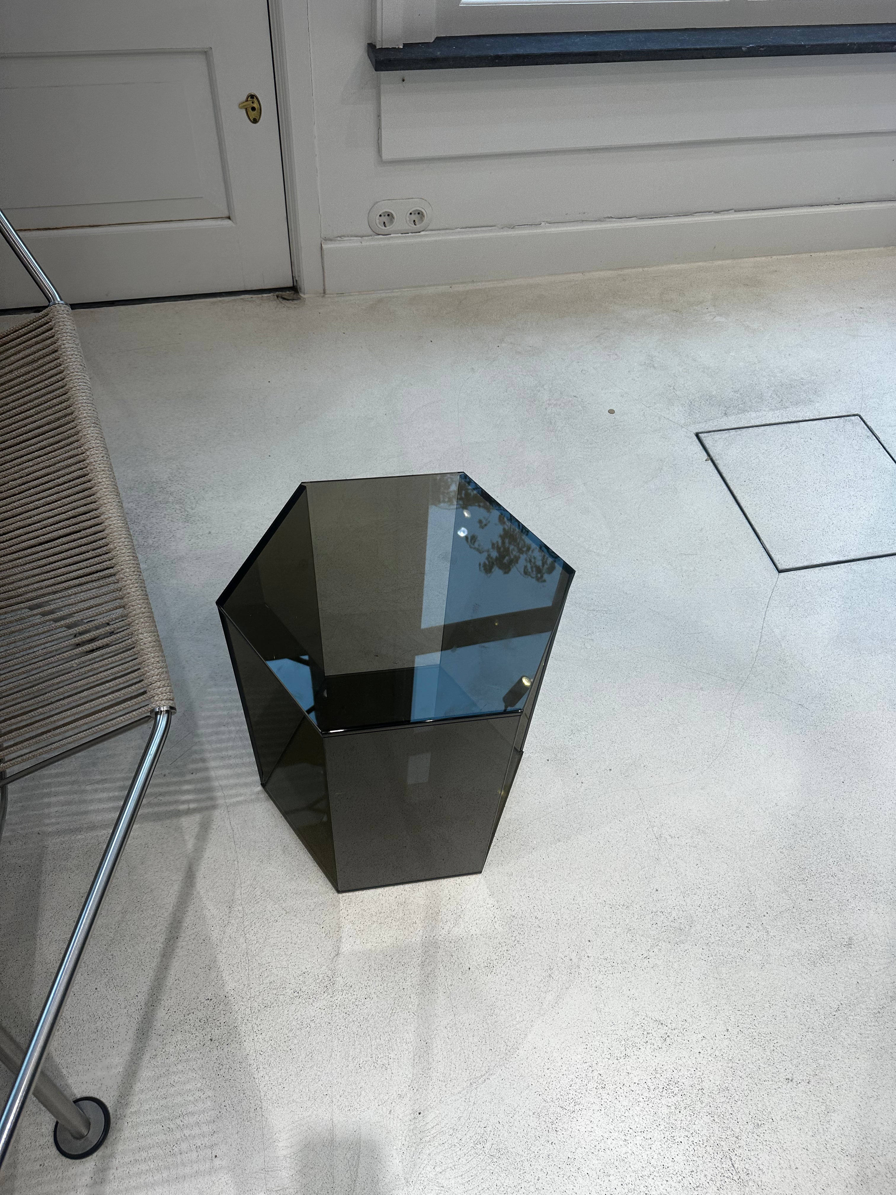 Glazen bijzet tafeltje