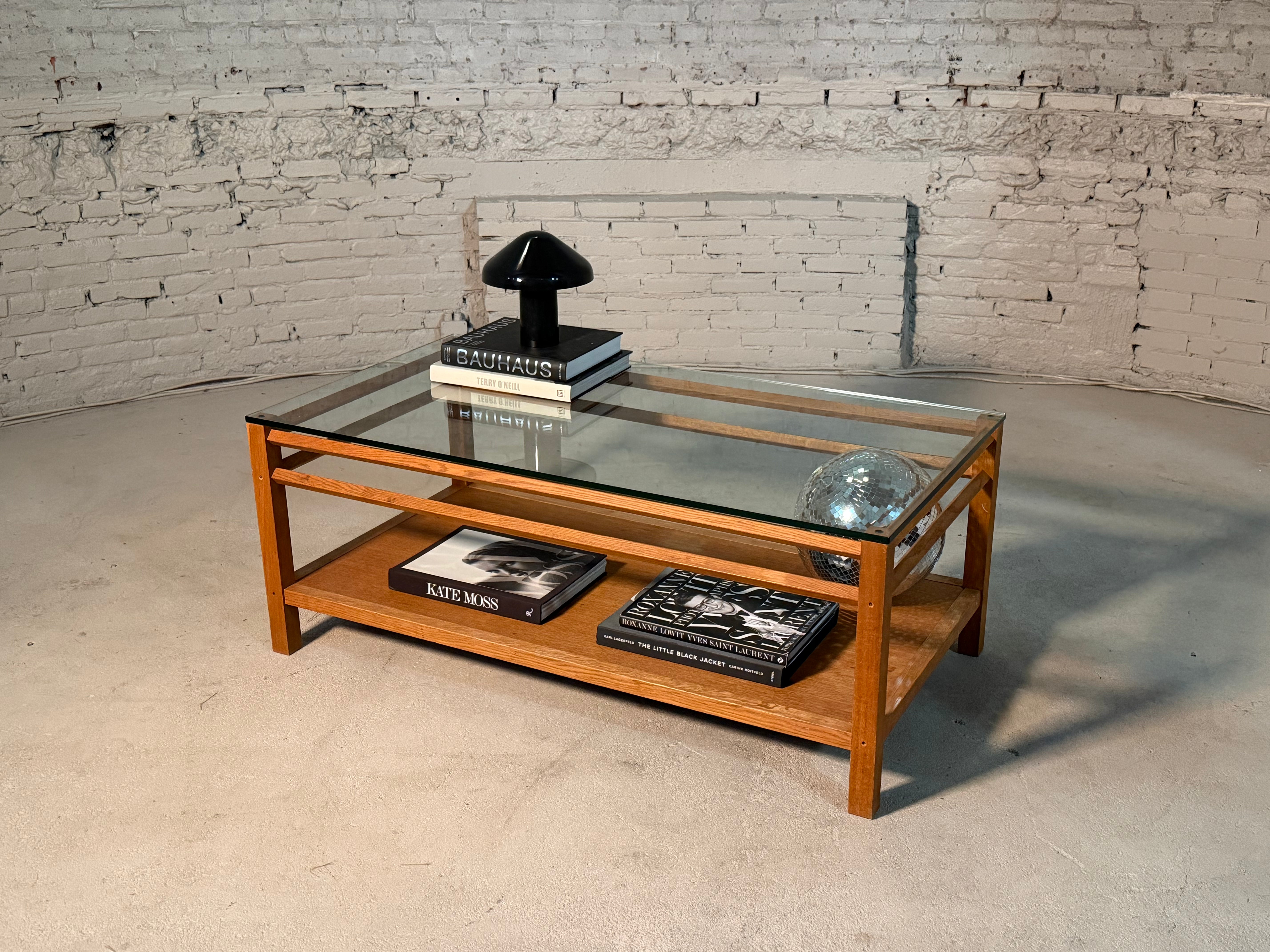 houten tafel glazen blad