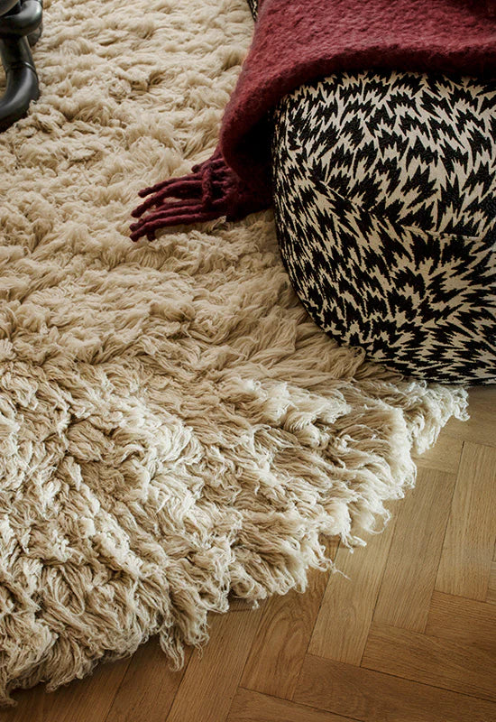 Shaggy residue wool rug - oatmeal / LAYERED