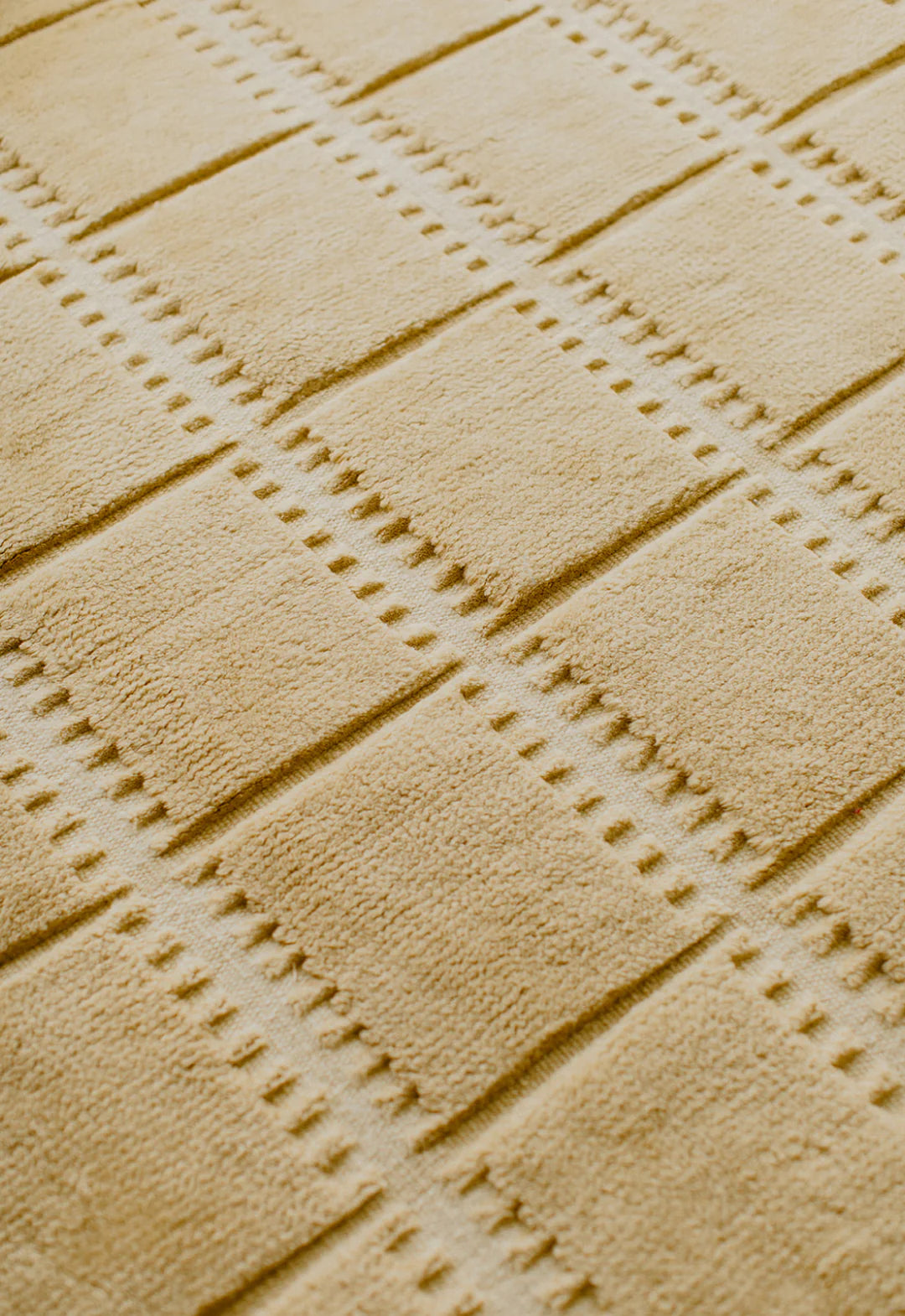 LILLY WOOL RUG