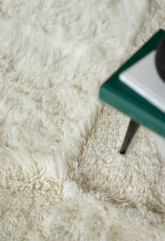 Shaggy wool rug - checked / LAYERED