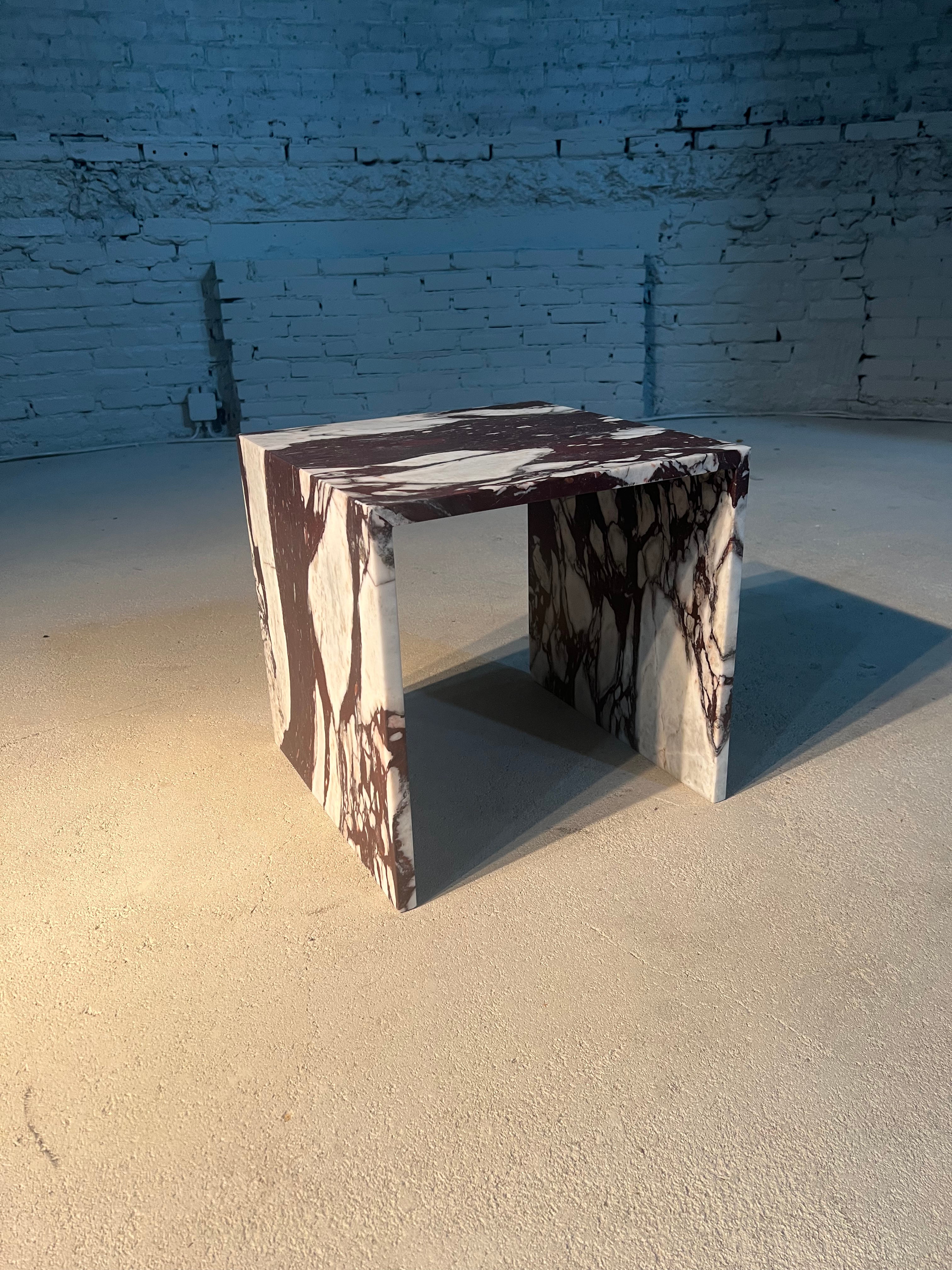 Violetta marble side table ‘nero’