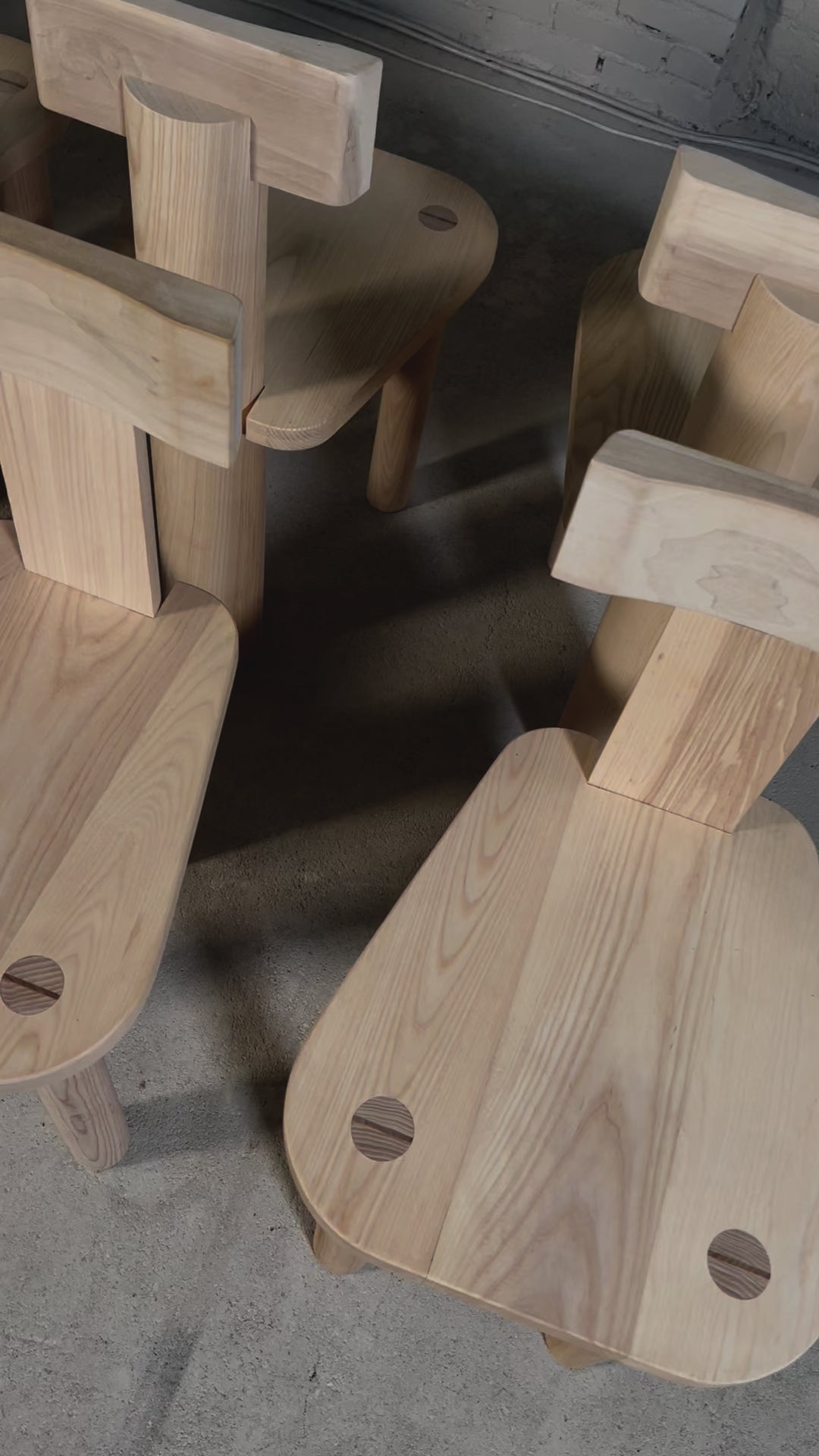 Load video: Three Legged-chair Wøti CH 04