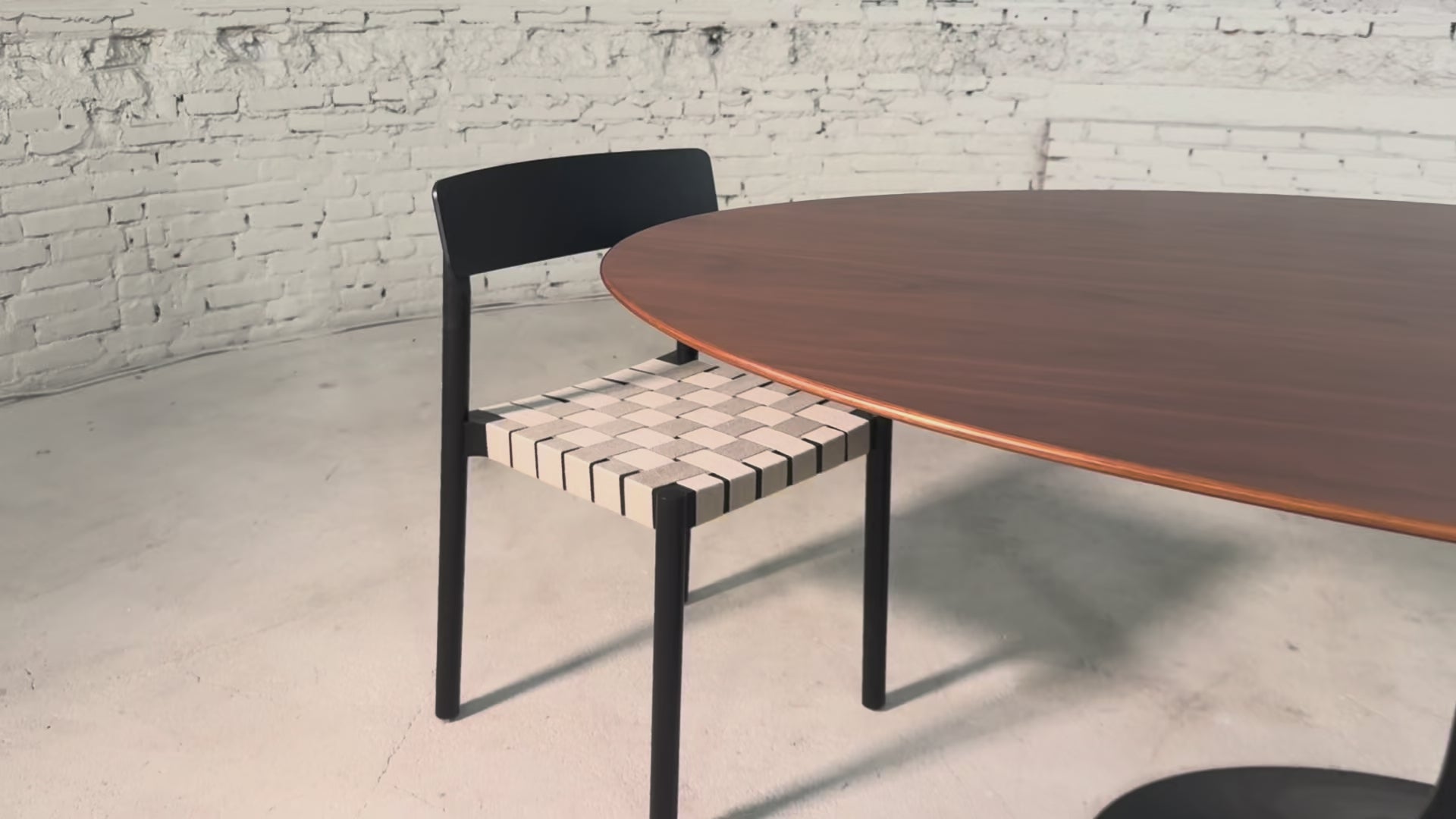 Load video: Tulip Table / Knoll
