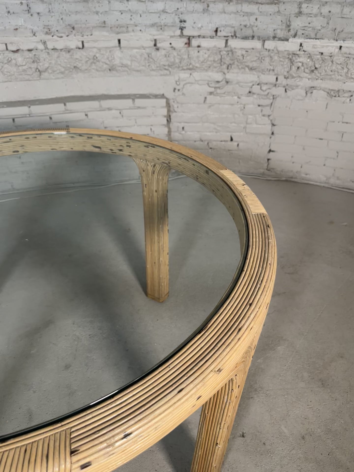 Load video: Rattan Round Dining Table with Glass Table Top