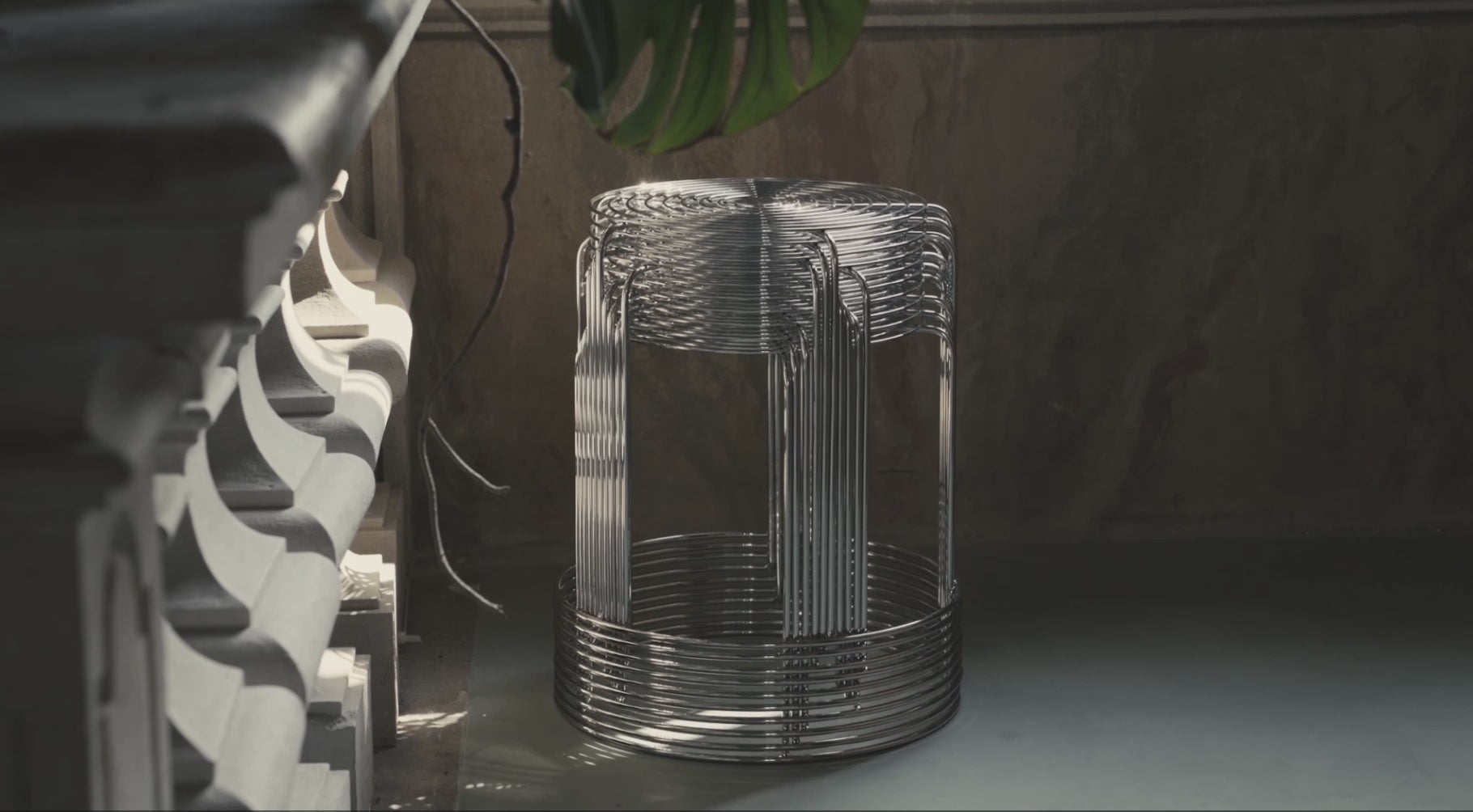 Load video: Wire Stool | 1981 Verner Panton