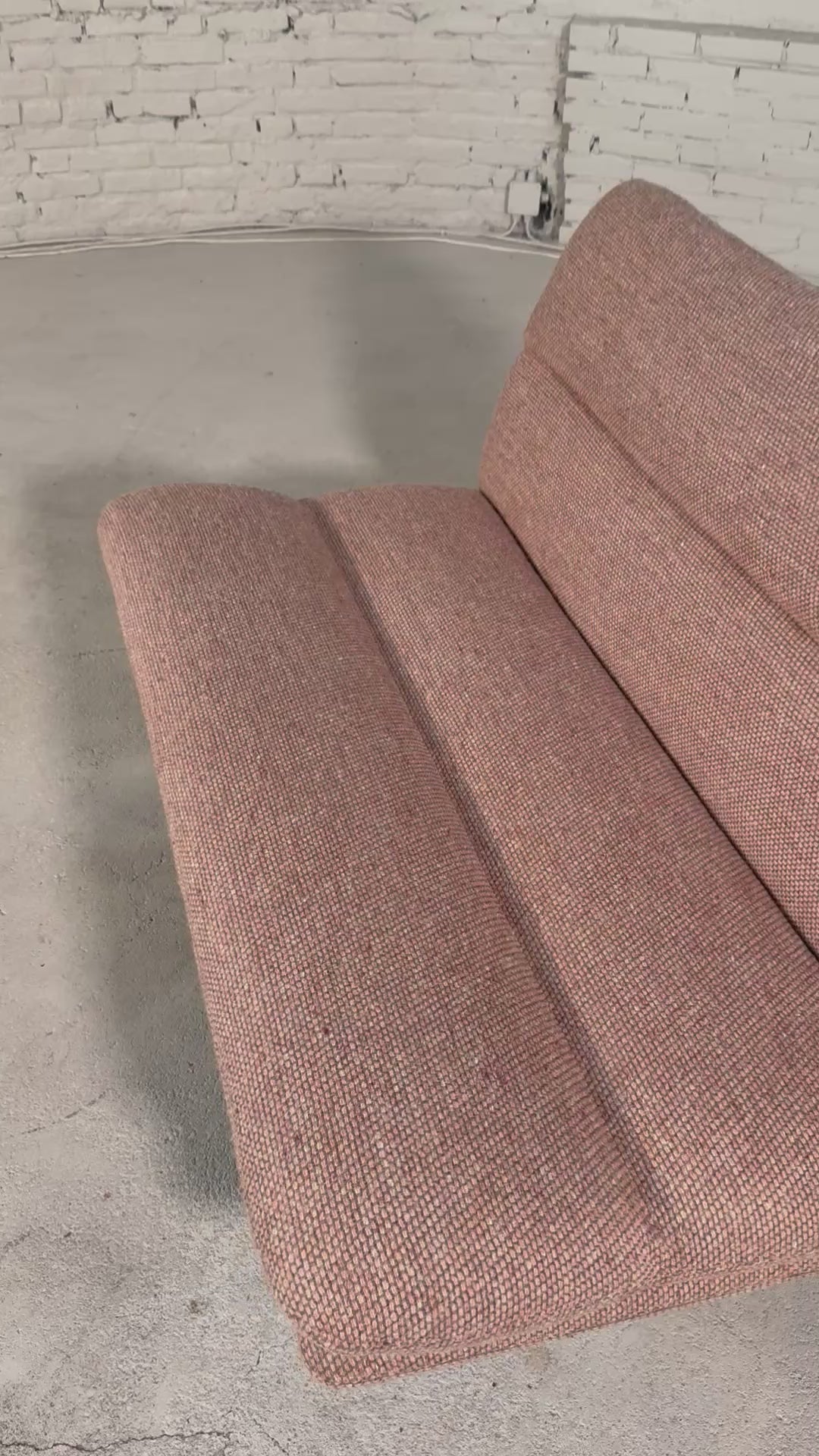 Load video: Kho Liang Ie 2 seater Sofa C683