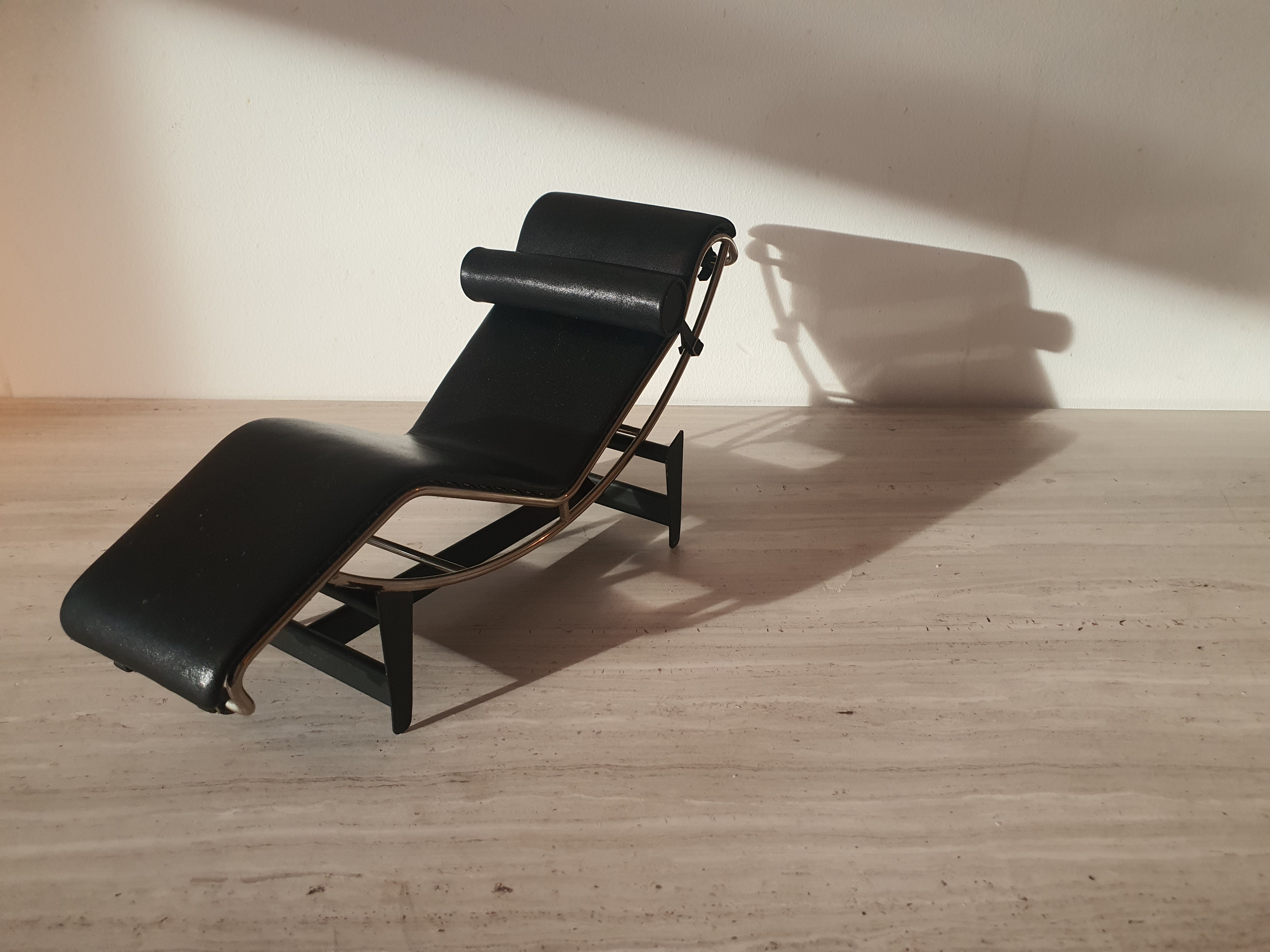 Chaise longue miniature, Le Corbusier, Pierre Jeanneret & Charlotte Perriand
