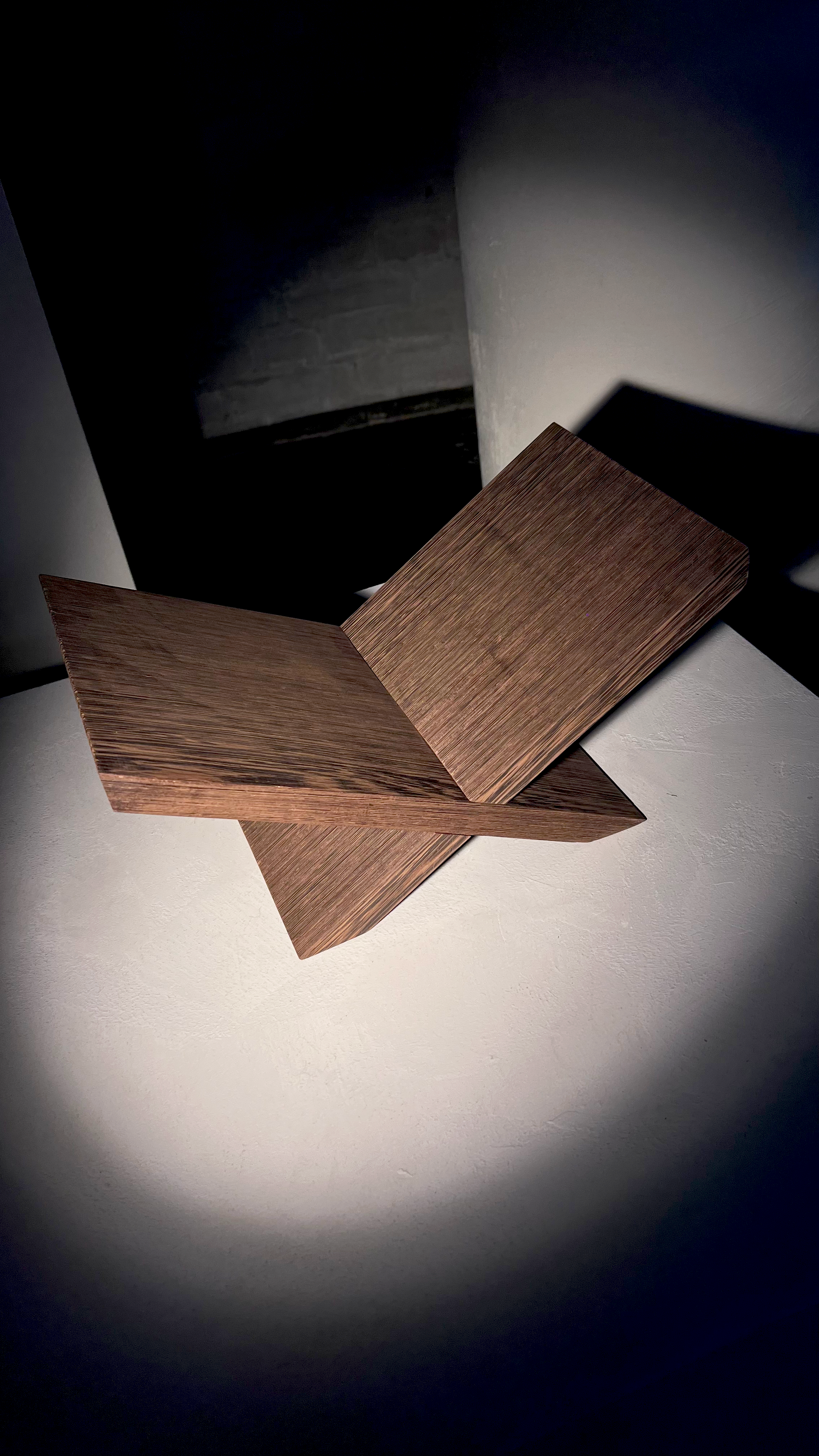 Wengé Bookstand