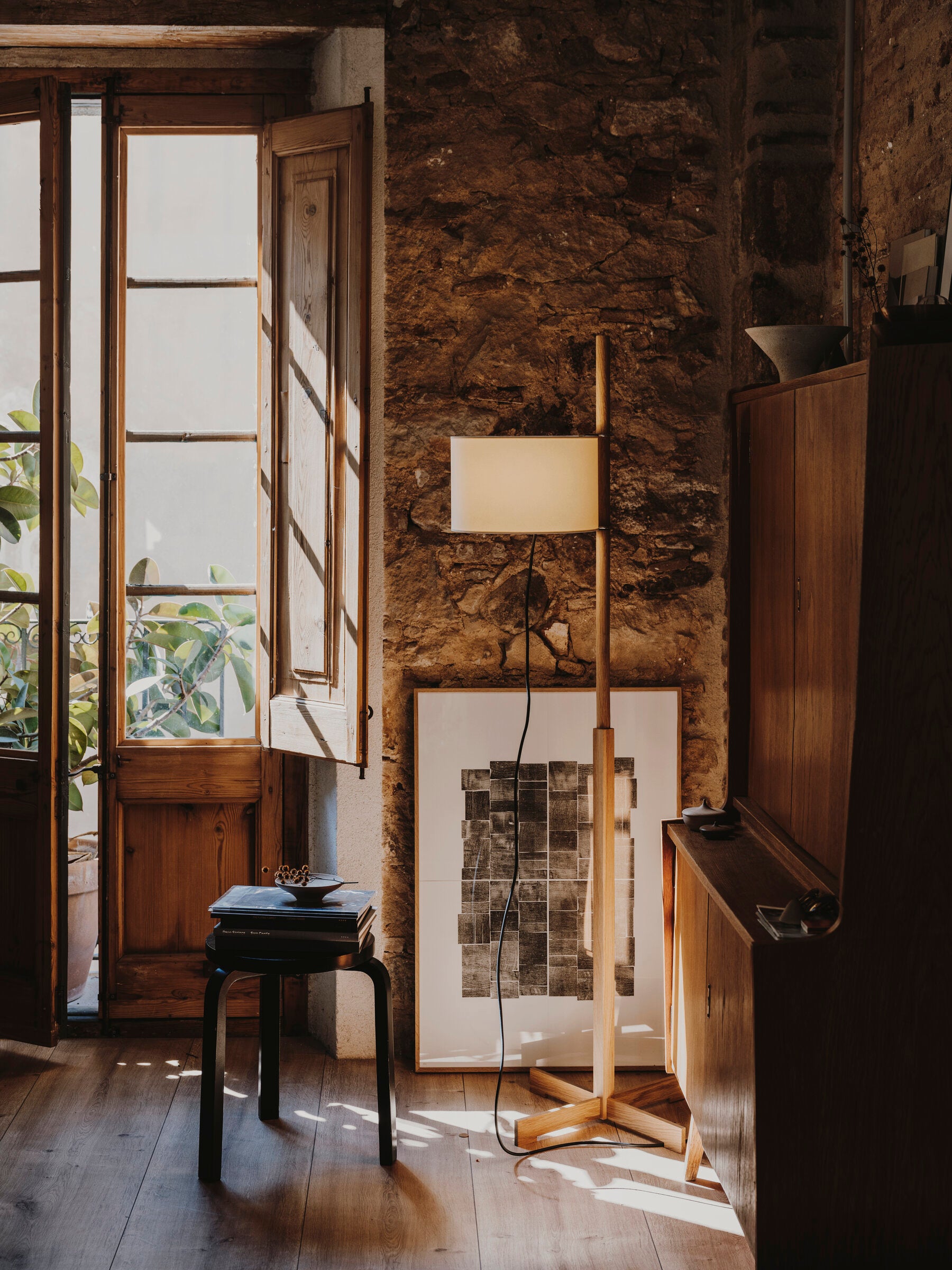 Roble by Santa & Cole - Miguel Milá