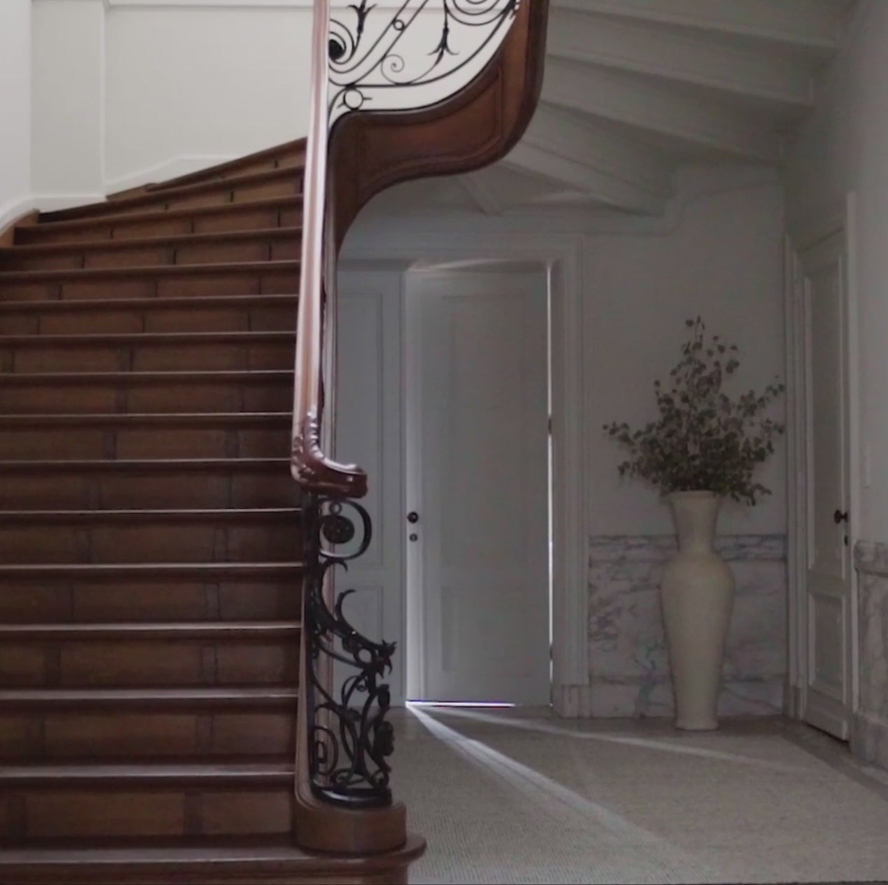 Load video: Bouclé Rug Silver